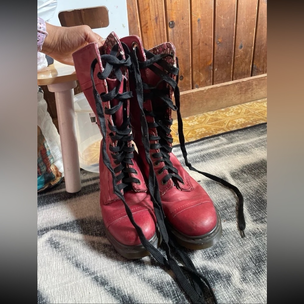 Dr Doc Martens Triumph 1914 Floral Fold-over Red Burgundy Boots